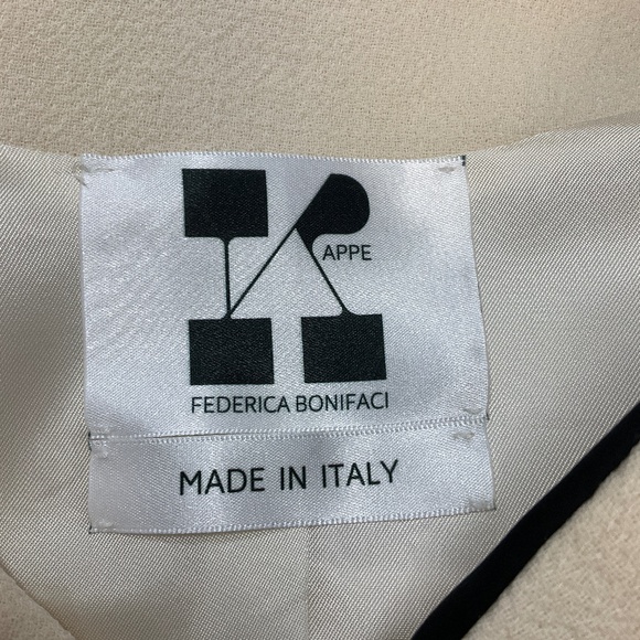 FEDERICA BONIFACI IVORY / BLACK LINEN BLAZER CAPE - Picture 5 of 6
